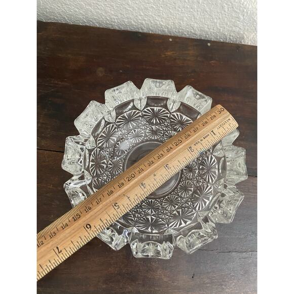 Vintage Midcentury Crystal Cut Glass Ashtray Starburst Pattern MCM Ashtray Heavy - Picture 4 of 4